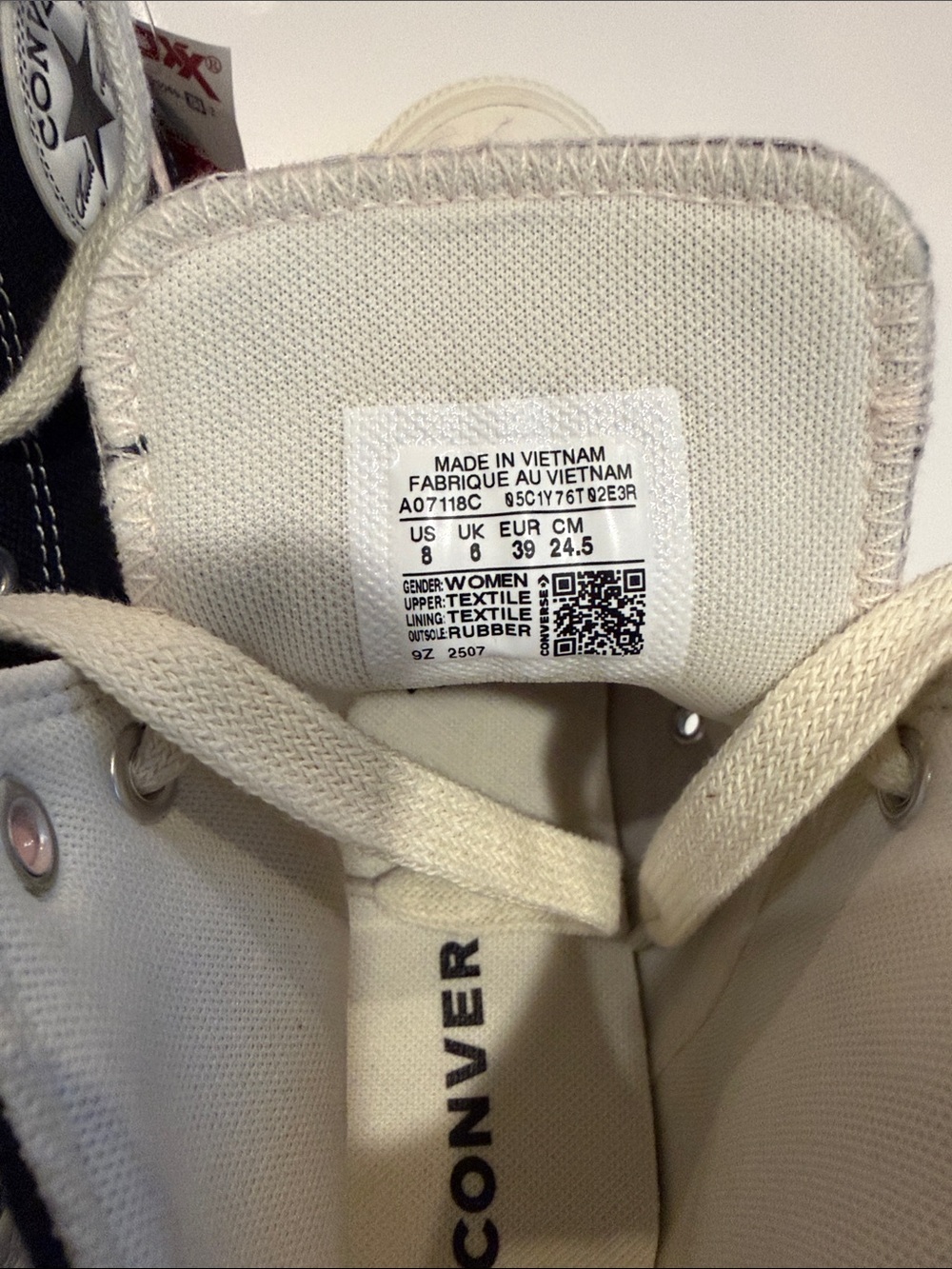 NWT Converse Chuck Taylor All Star High Tops Size 8 - Picture 14 of 14